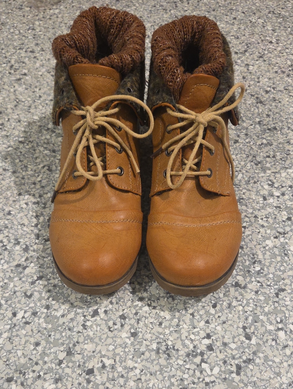 Refresh Boots Size 8.5